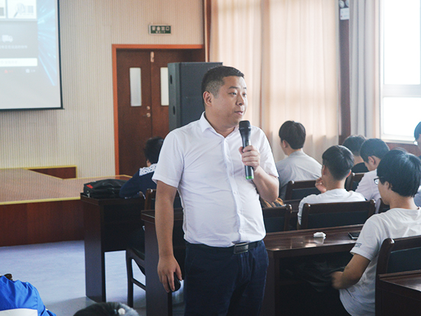 “精彩的Java之路”学术报告    