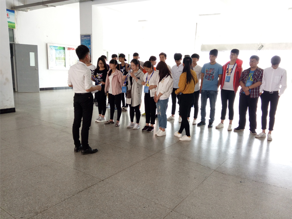 信息系召开学习“四进四信”主题会议