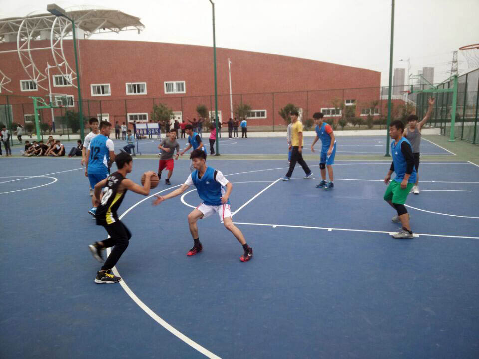 信息工程系赢得“迎新杯”篮球赛首胜