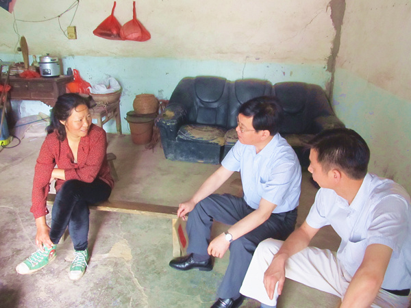 李柱梁、汪上赴凤阳县开展“爱传万家”走访活动