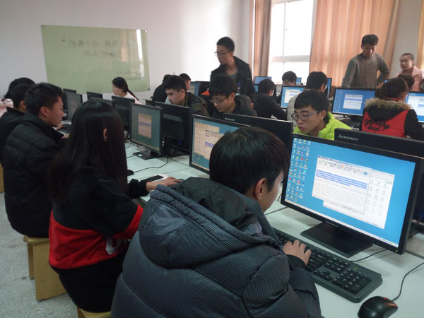 信息工程系举办“指舞飞扬，超越自我”打字比赛    