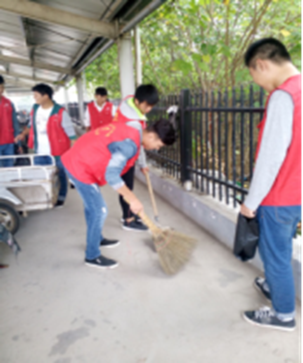 传媒工程系志愿者活动之清扫车棚270.png