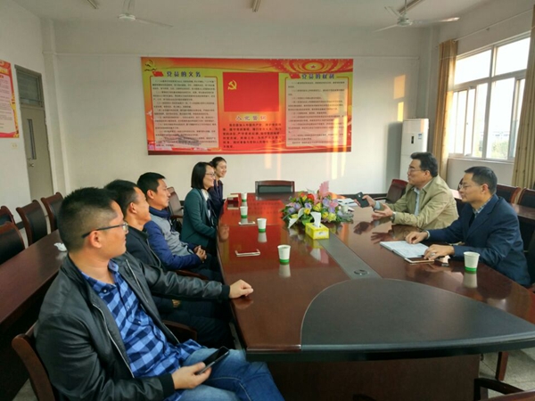 企业和系部领导交流.jpg