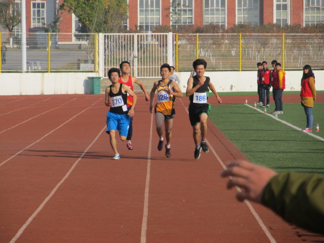 信息工程系师生掀起赛场夺冠热潮